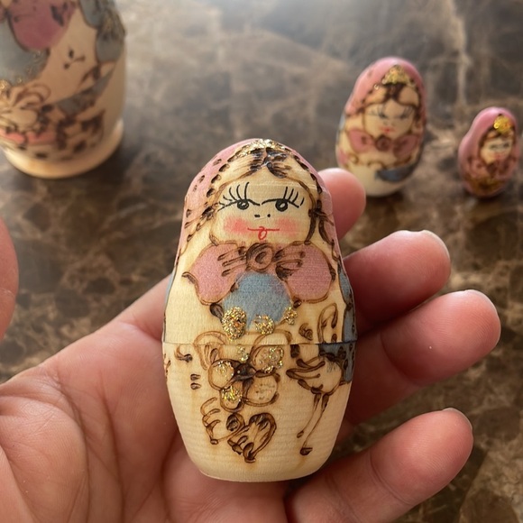 🪆 - Picture 6 of 9